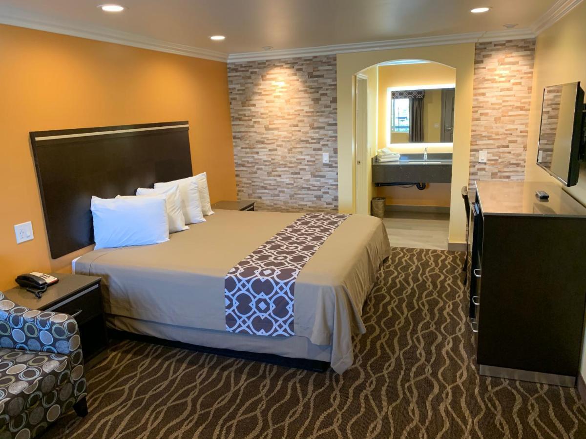 Industry Inn & Suites La Puente Esterno foto